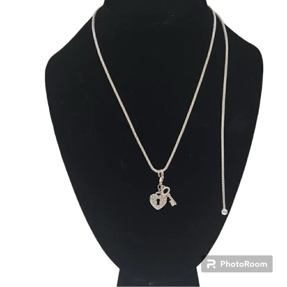 Guess Heart and key charm necklace NWT
